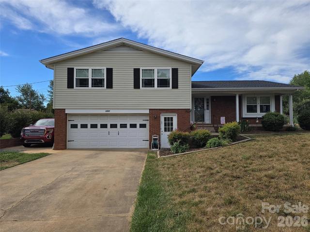 5760 Valley Field 3 Rd #3, Hickory, NC 28602