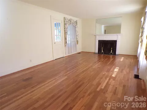 Living - 608 1st W St W, Conover, NC 28613 photo 4 of 6
