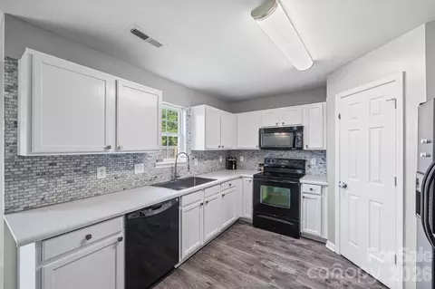 512 Gentle Breeze Ln, Rock Hill, SC 29730