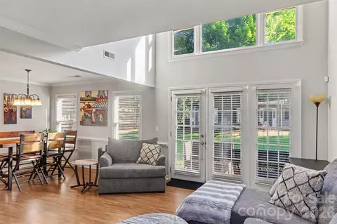 8606 Fox Chase Ln, Charlotte, NC 28269