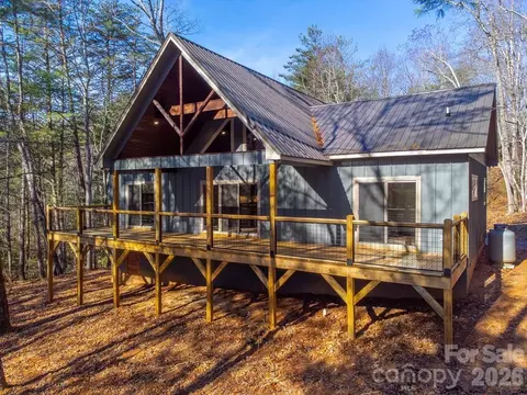397 Kennel Loop, Murphy, NC 28906 photo 1