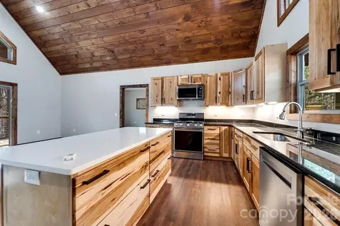 397 Kennel Loop, Murphy, NC 28906 photo 17
