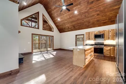 397 Kennel Loop, Murphy, NC 28906 photo 5