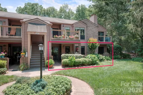43 Ravencroft F-43 Garage Unit D Ln #F-43 & GARAGE  D, Asheville, NC 28803