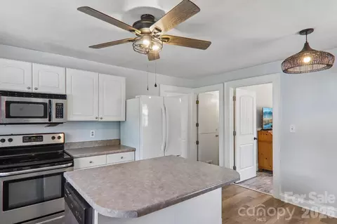 Kitchen - 120 Caring Place Loop, Clyde, NC 28721 photo 2 of 3