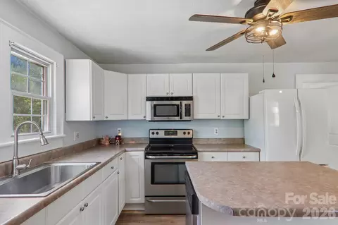 Kitchen - 120 Caring Place Loop, Clyde, NC 28721 photo 1 of 3