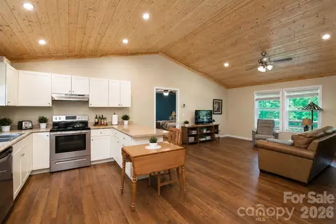 24 Old Rogers Ln, Sylva, NC 28779 photo 3