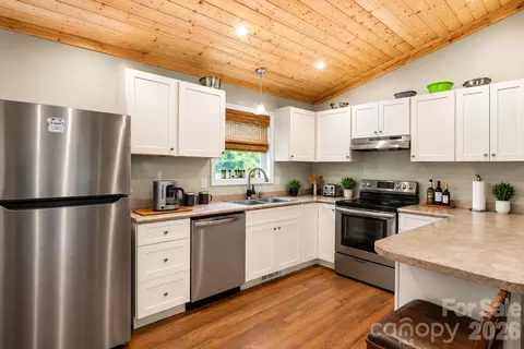 24 Old Rogers Ln, Sylva, NC 28779 photo 5