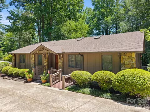 3 Westbridge Dr, Hendersonville, NC 28739