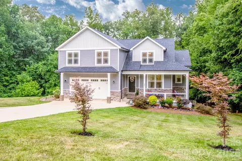 155 Wood Acre Dr, Mooresville, NC 28115