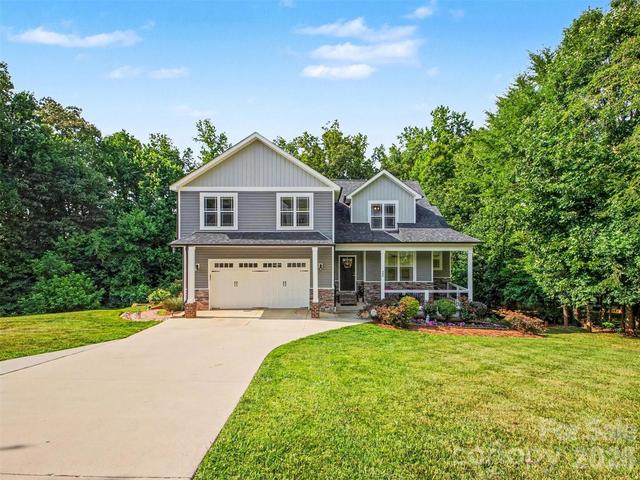 155 Wood Acre Dr, Mooresville, NC 28115