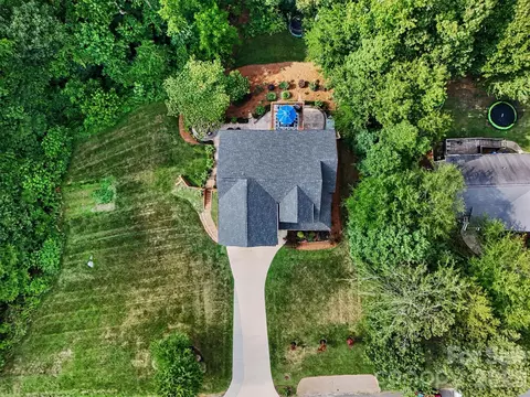 155 Wood Acre Dr, Mooresville, NC 28115