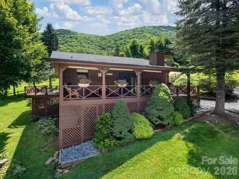 85 Hillcrest Rd, Maggie Valley, NC 28751