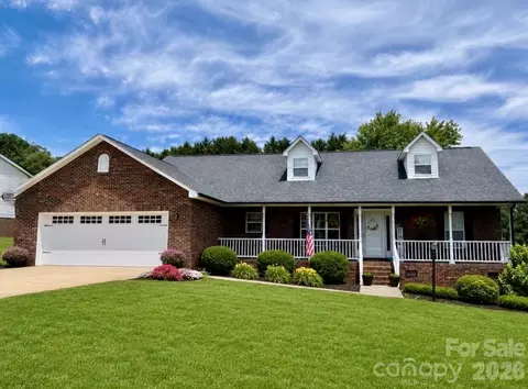 2524 Old Pond Dr, Lincolnton, NC 28092