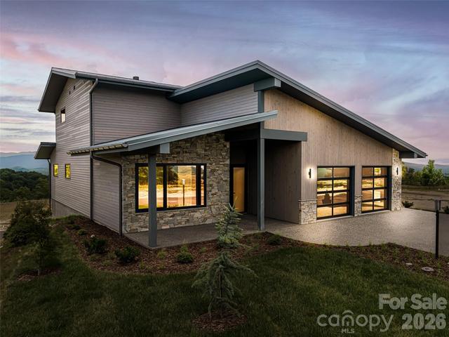 24 S Watchman 10 11 Dr #10 & 11, Hendersonville, NC 28791