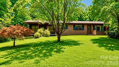 215 N Fork River Rd, Marion, NC 28752