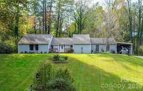 120 Baldmar Rd, Hendersonville, NC 28791
