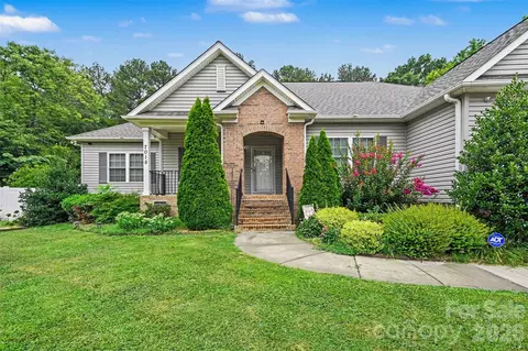 7015 Mt Holly Huntersville 8 Rd #8, Charlotte, NC 28216