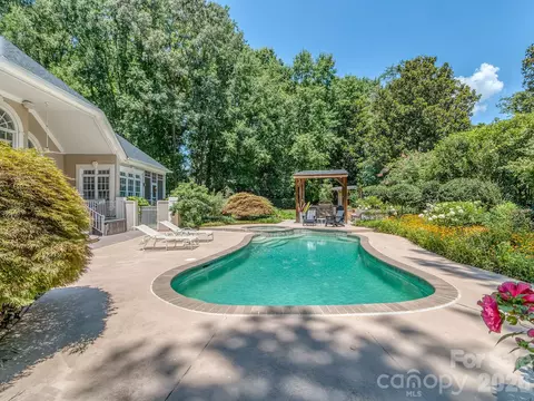 1733 White Pond Ln, Waxhaw, NC 28173