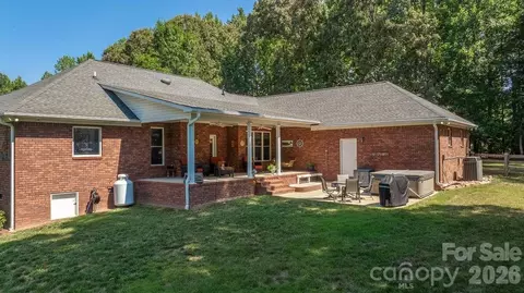 Exterior - 625 Jackson Rd, Salisbury, NC 28146 photo 6 of 7