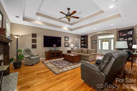 Living - 625 Jackson Rd, Salisbury, NC 28146 photo 1 of 2