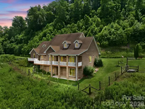 340 Earlys Mountain Rd, Leicester, NC 28748