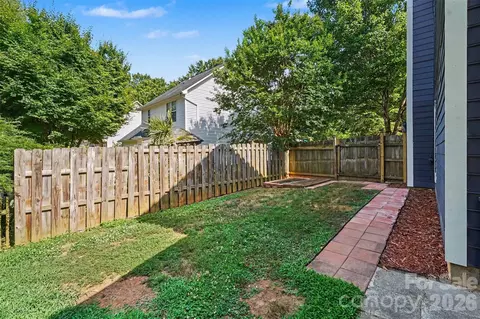 Exterior - 10427 Danesway Ln, Cornelius, NC 28031 photo 4 of 4