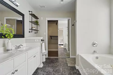 Bath - 10427 Danesway Ln, Cornelius, NC 28031 photo 1 of 2