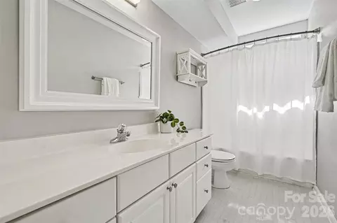 Bath - 10427 Danesway Ln, Cornelius, NC 28031 photo 2 of 2