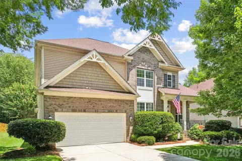 8108 Penman Springs Dr, Waxhaw, NC 28173