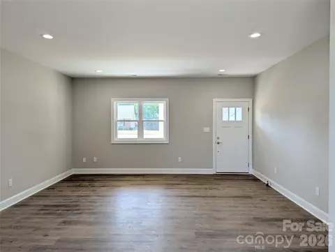 Living - 258 East Ave, Monroe, NC 28110 photo 1 of 2