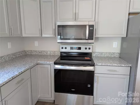 Kitchen - 258 East Ave, Monroe, NC 28110 photo 3 of 4