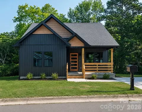 1033 Martin Luther King Jr Dr, Albemarle, NC 28001