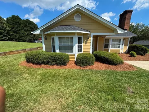 2914 Huckleberry Hill Dr, Fort Mill, SC 29715