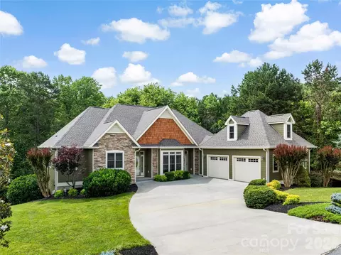 36 Magnolia Farms Dr, Asheville, NC 28806