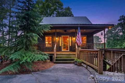 108 Beach Dr, New London, NC 28127
