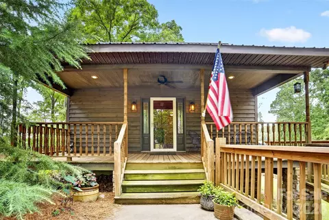 108 Beach Dr, New London, NC 28127