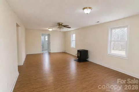 275 Noel Rd, Harmony, NC 28634 photo 2