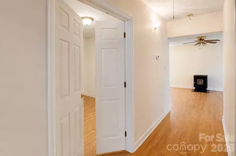 Entry Way - 275 Noel Rd, Harmony, NC 28634 photo 1 of 1
