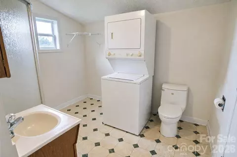 275 Noel Rd, Harmony, NC 28634 photo 3