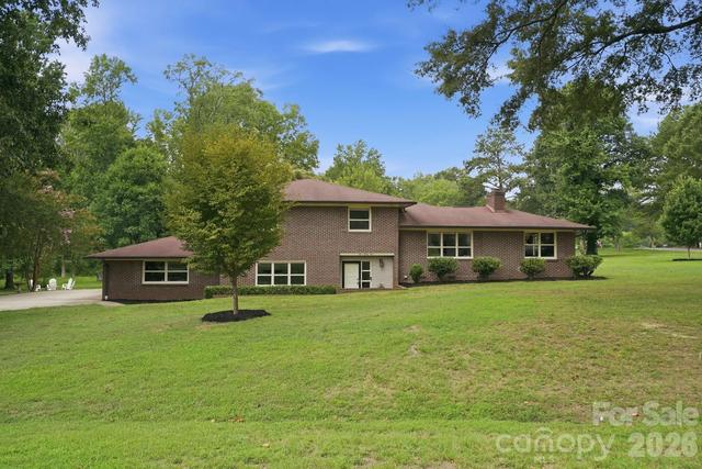 181 Woodlynn Dr, Charlotte, NC 28214