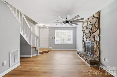 8237 Circle Tree Ln, Charlotte, NC 28277