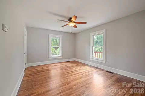 Bedroom - 3219 Us 70 E Hwy E, Morganton, NC 28655 photo 5 of 5