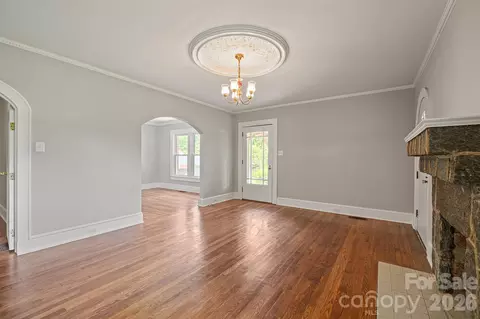 Living - 3219 Us 70 E Hwy E, Morganton, NC 28655 photo 3 of 6
