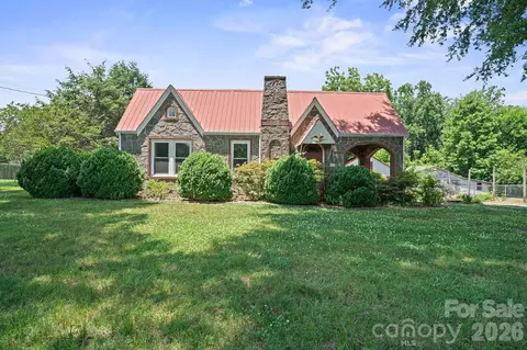 Exterior - 3219 Us 70 E Hwy E, Morganton, NC 28655 photo 2 of 7