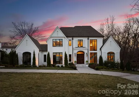 4420 Forest Hills Dr, Charlotte, NC 28226