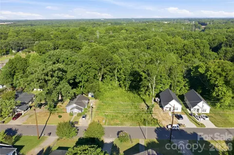 1324 7th St, Statesville, NC 28677