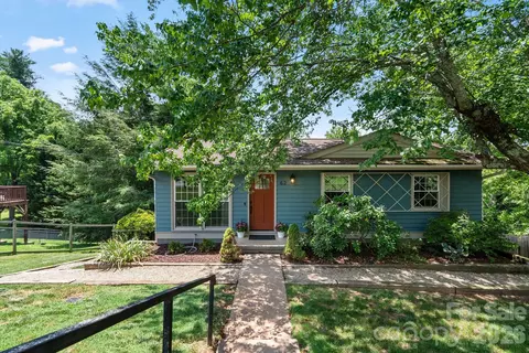 62 1st St, Asheville, NC 28803
