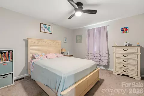 Bedroom - 1171 37th Avenue Ne Dr NE, Hickory, NC 28601 photo 3 of 5