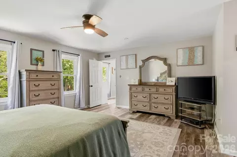 Bedroom - 1171 37th Avenue Ne Dr NE, Hickory, NC 28601 photo 2 of 5